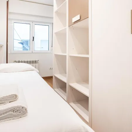 Apartment Argueelles - 3 Hab Y 1 Bano - 5 Pax - Vut-5675-as *